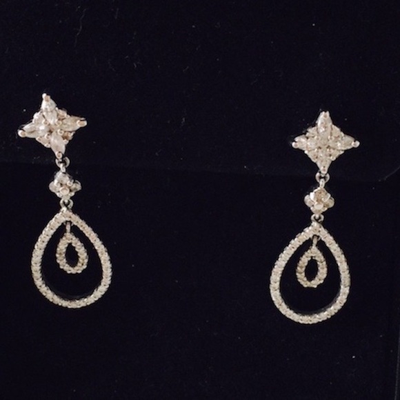 18K Diamond Teardrop Earrings - Picture 1 of 4